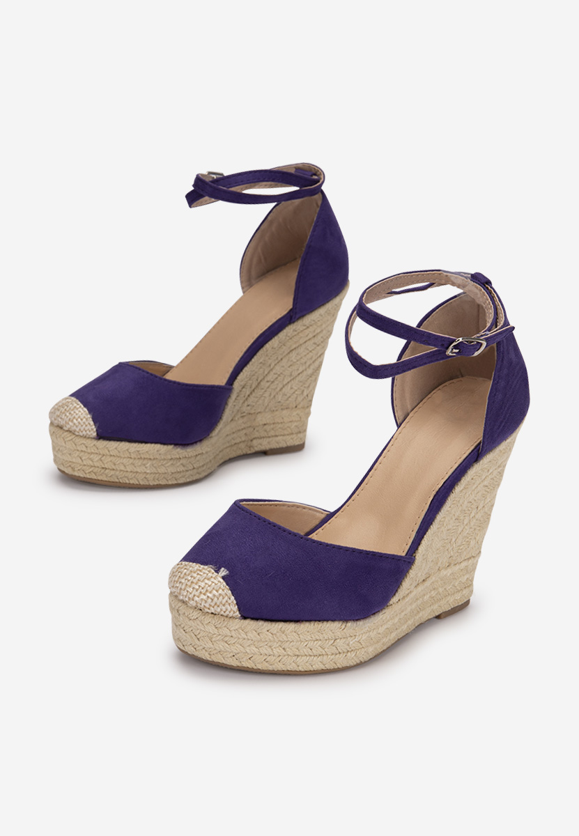 Fialové sandály na klínku Saniza