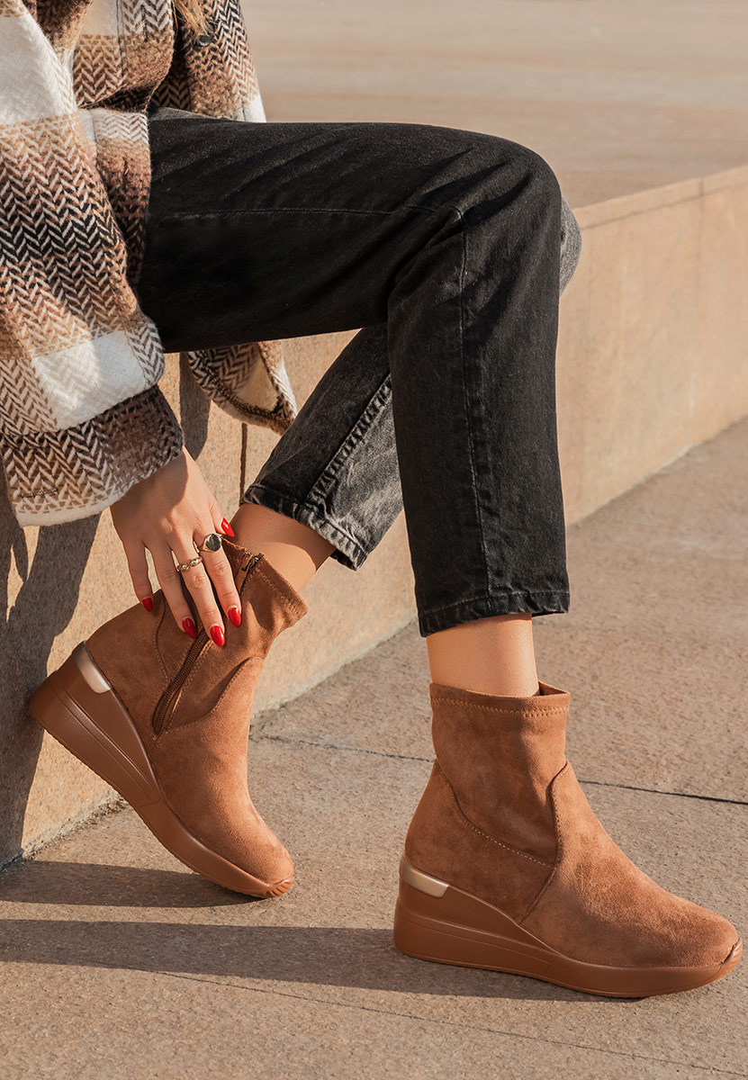 Camelové dámské tenisky na klínku Torino