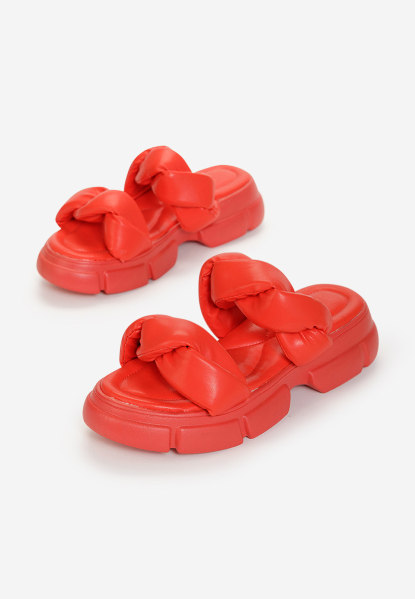 Červené pantofle na klínku Elfleda