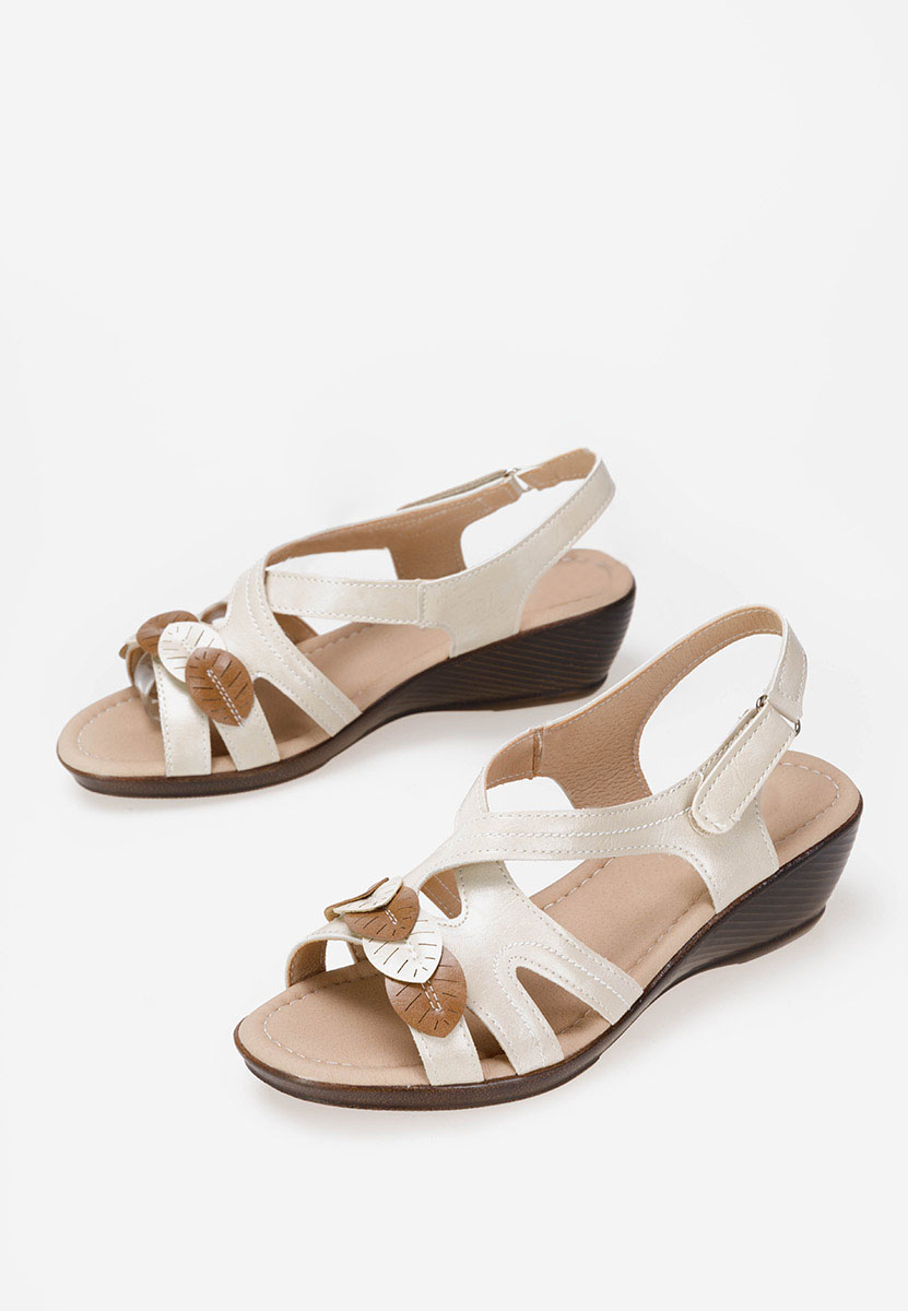 Béžové sandály na podpatku Meliana