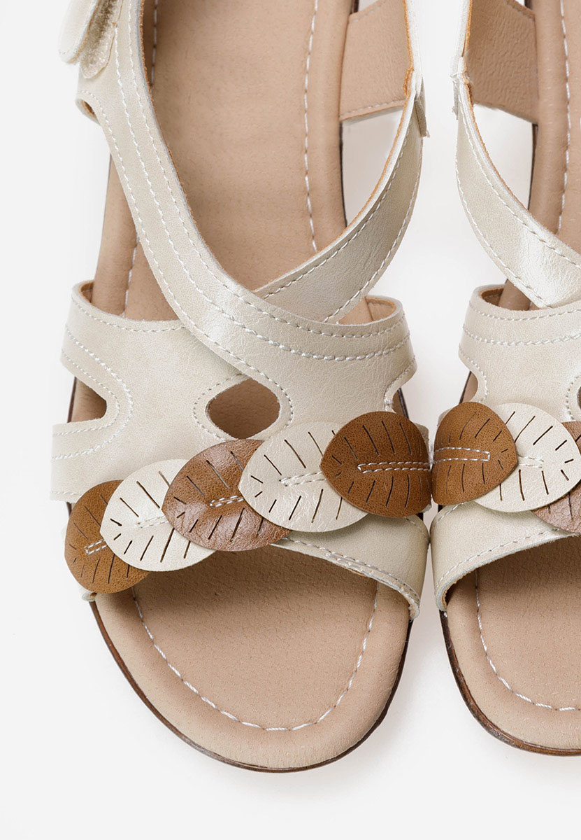 Béžové sandály na podpatku Meliana