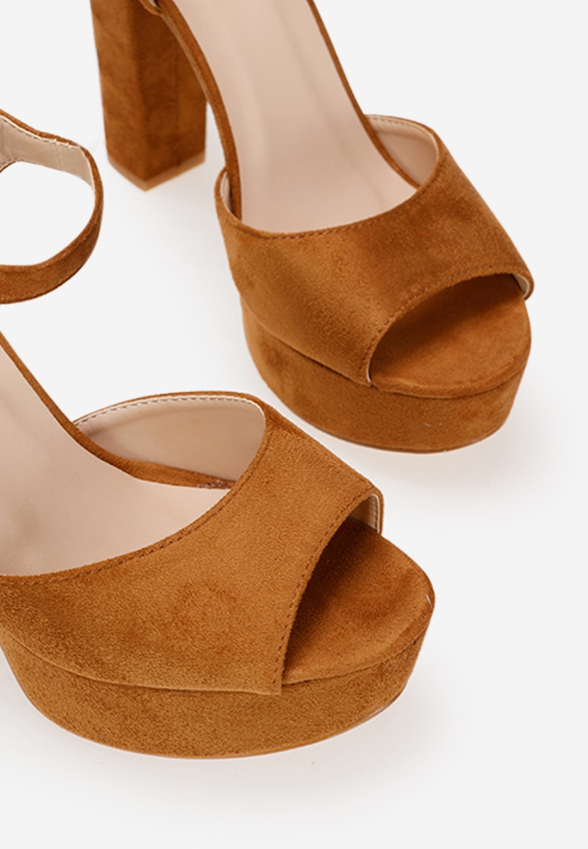 Camelové sandály na podpatku Anadia