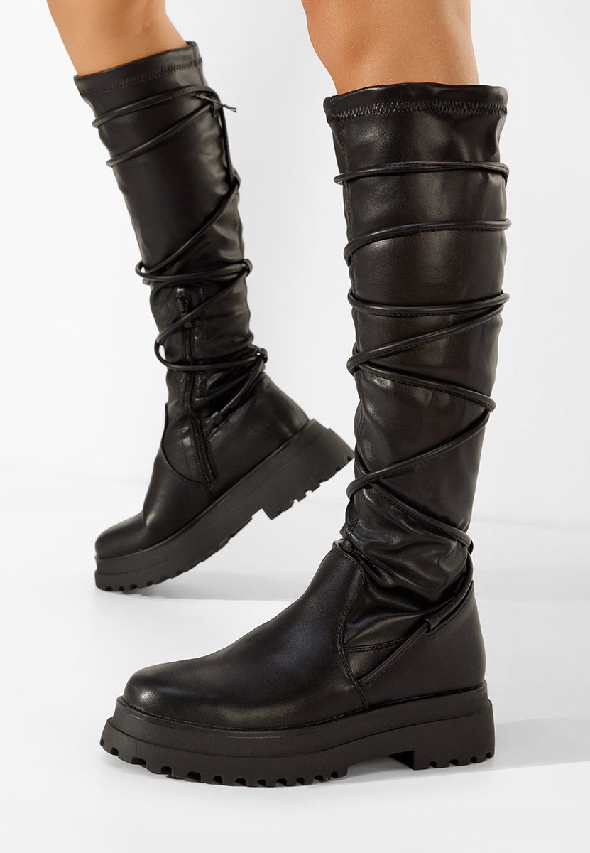 černé vysoké kozačky na plochém podpatku Cazorla