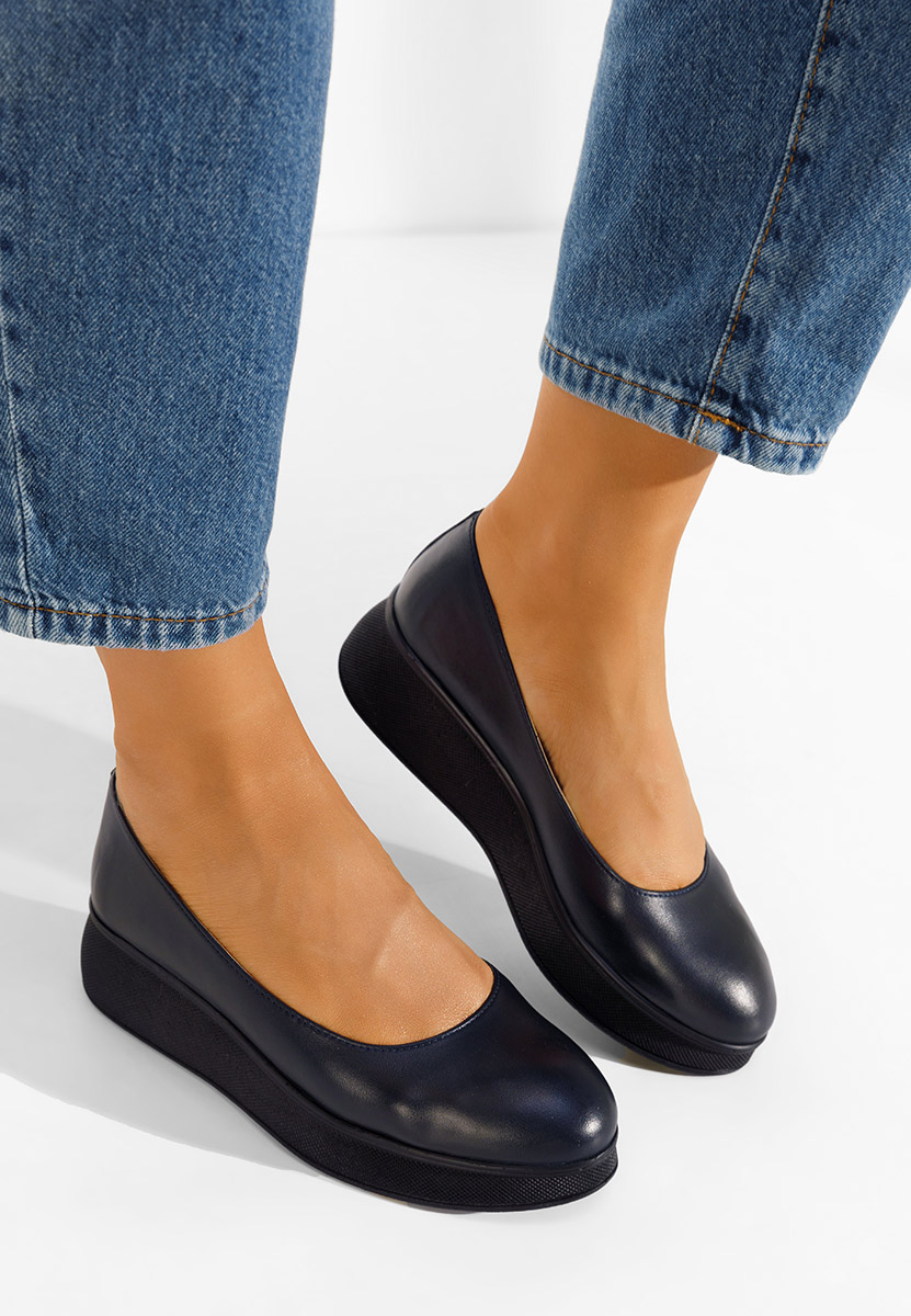 Tmavě modré lodičky na platformě Cantoria