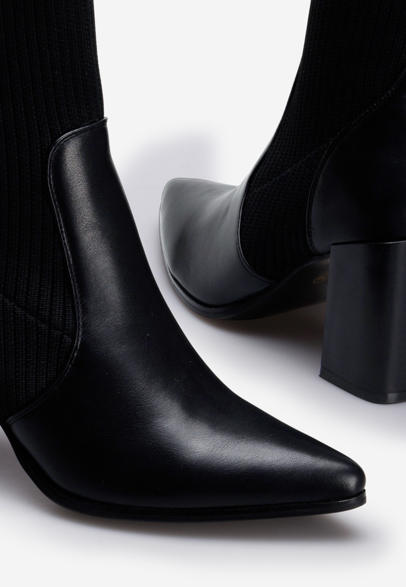 Černé kotníkové boty na podpatku Vinuele