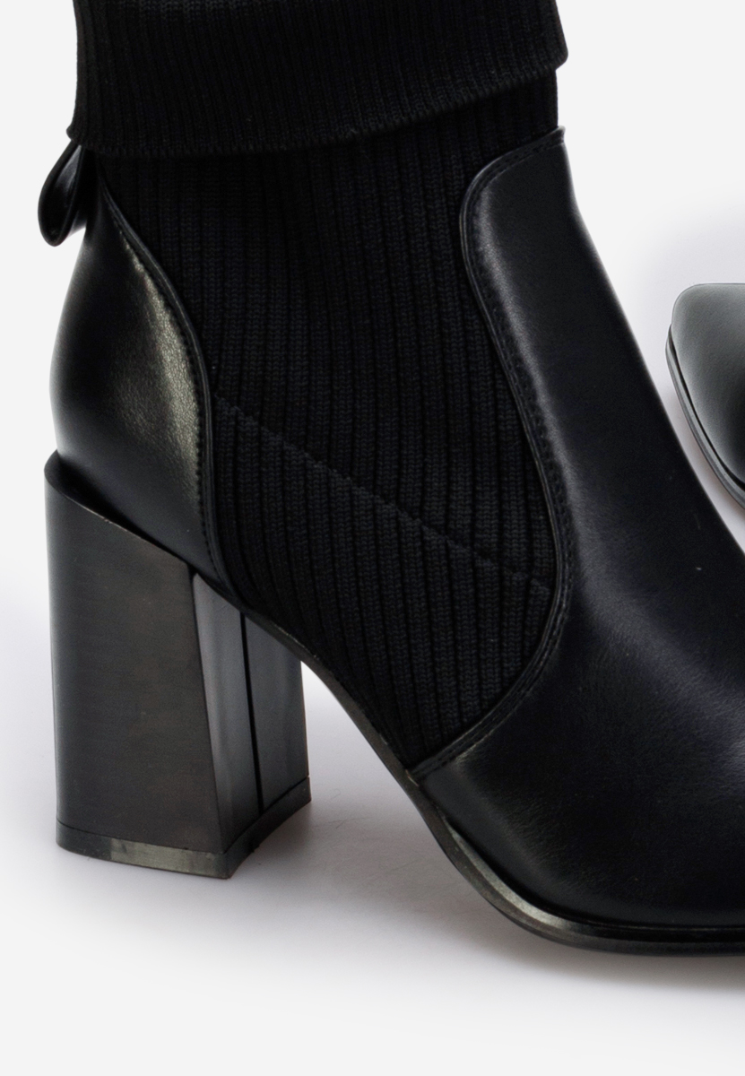 Černé kotníkové boty na podpatku Vinuele