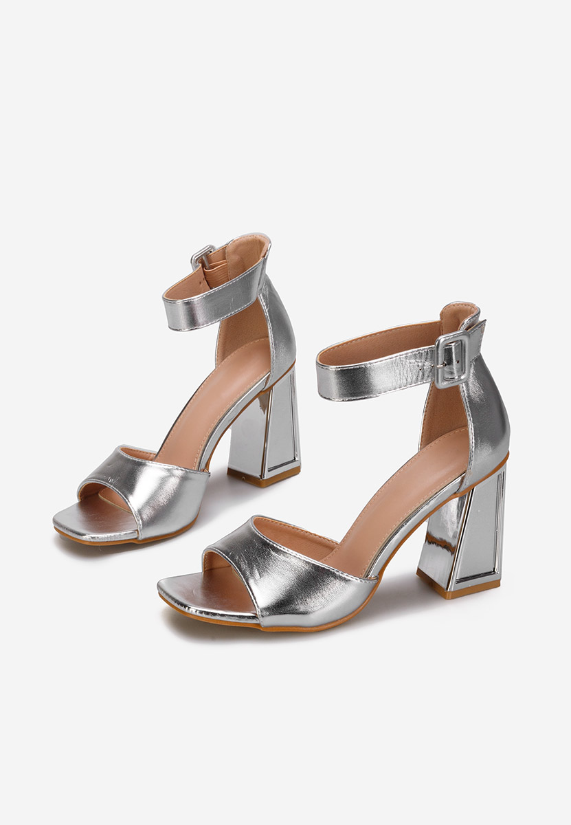Stribrné elegantní dámské sandály Trisa