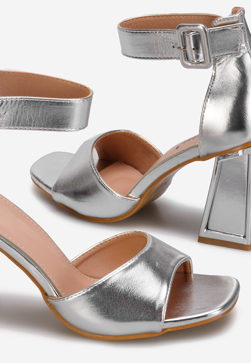 Stribrné elegantní dámské sandály Trisa