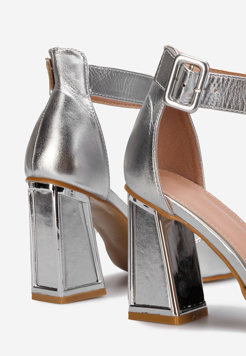 Stribrné elegantní dámské sandály Trisa