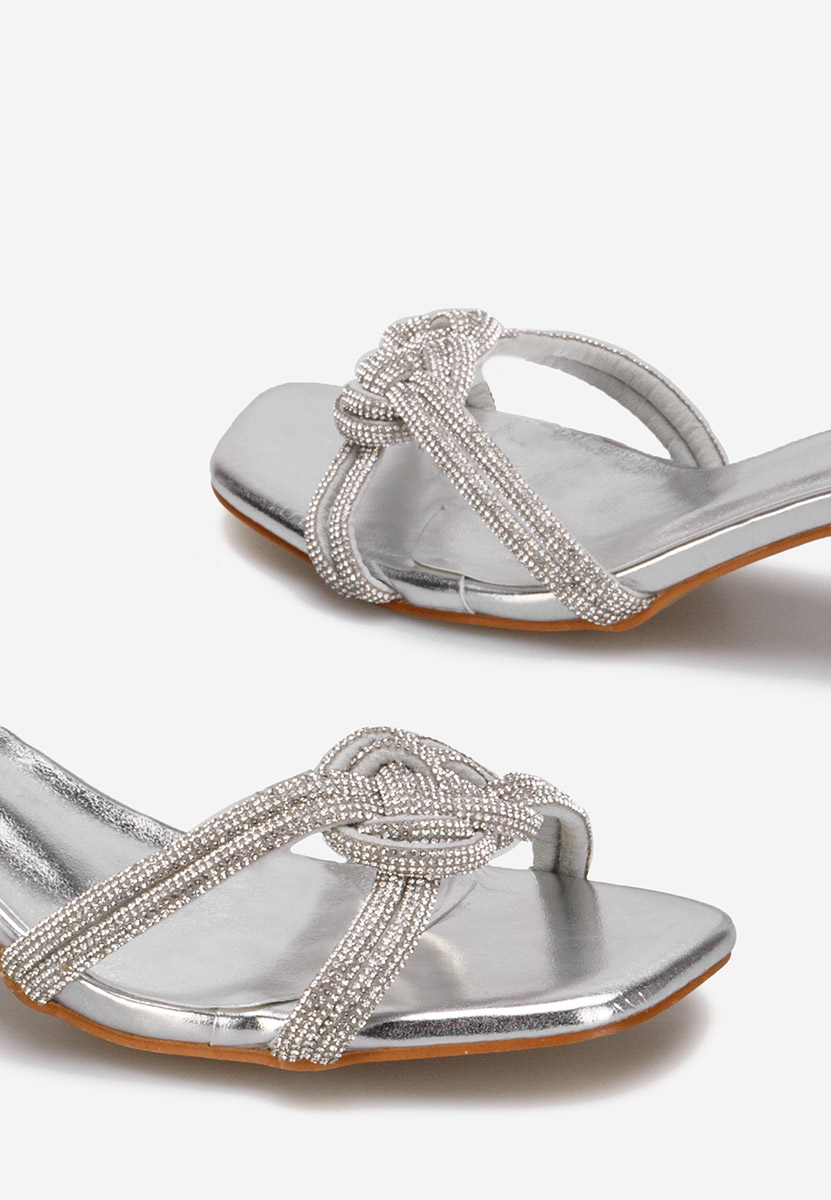 Stribrné elegantní dámské sandály Oriana