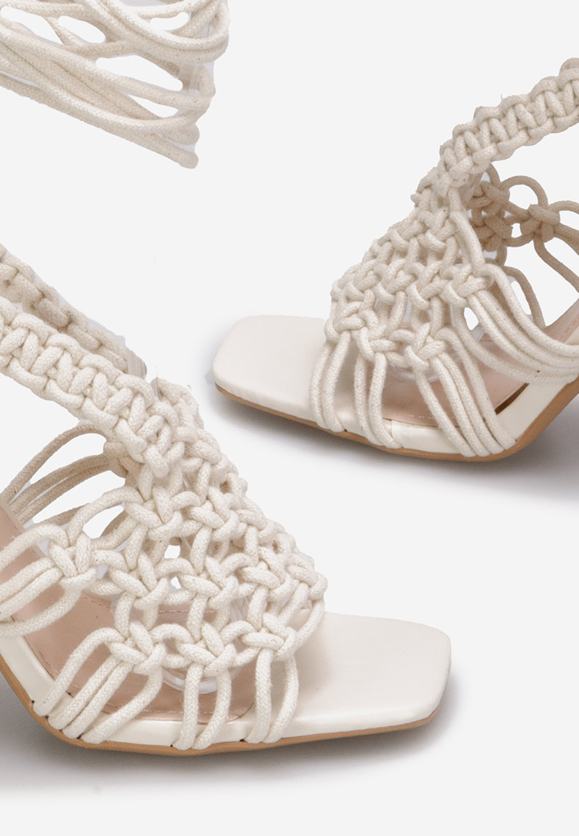 Béžové sandály do špičky Lilith