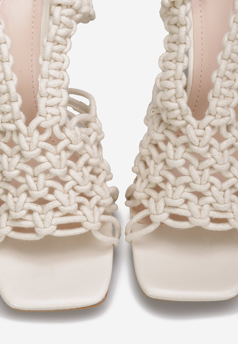 Béžové sandály do špičky Lilith