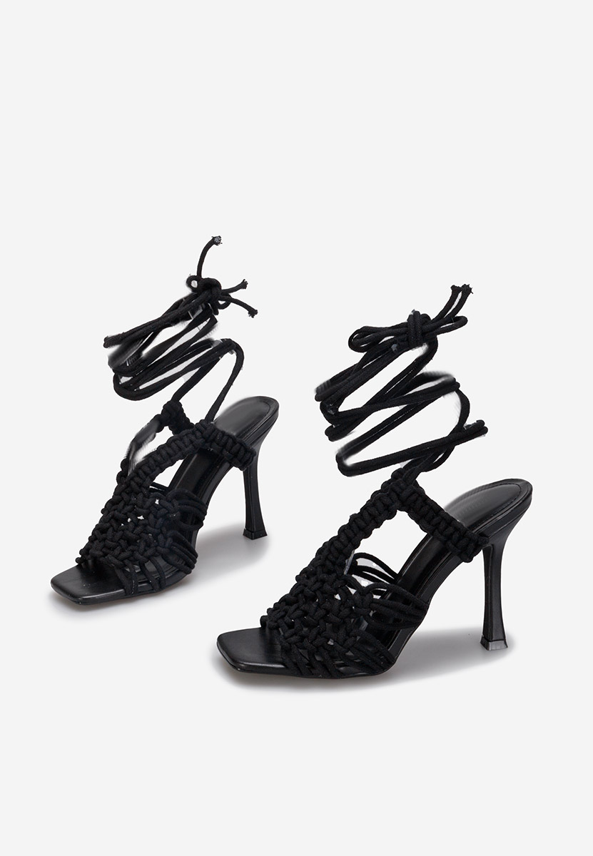 Černé sandály do špičky Lilith