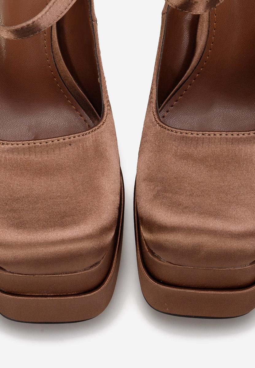 Hnedé lodičky s platformou Tixe