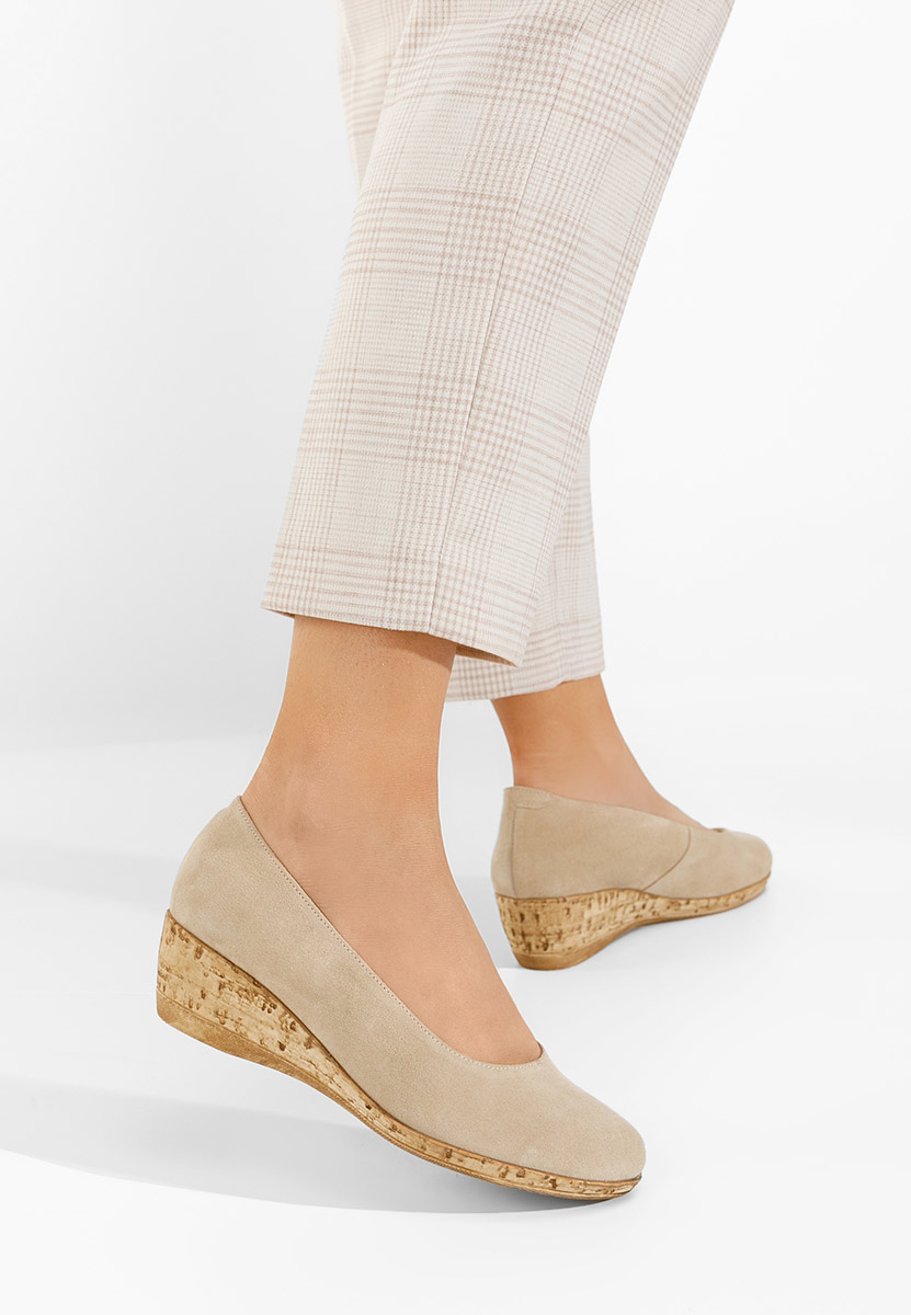 Béžové lodičky na klínku Sonia