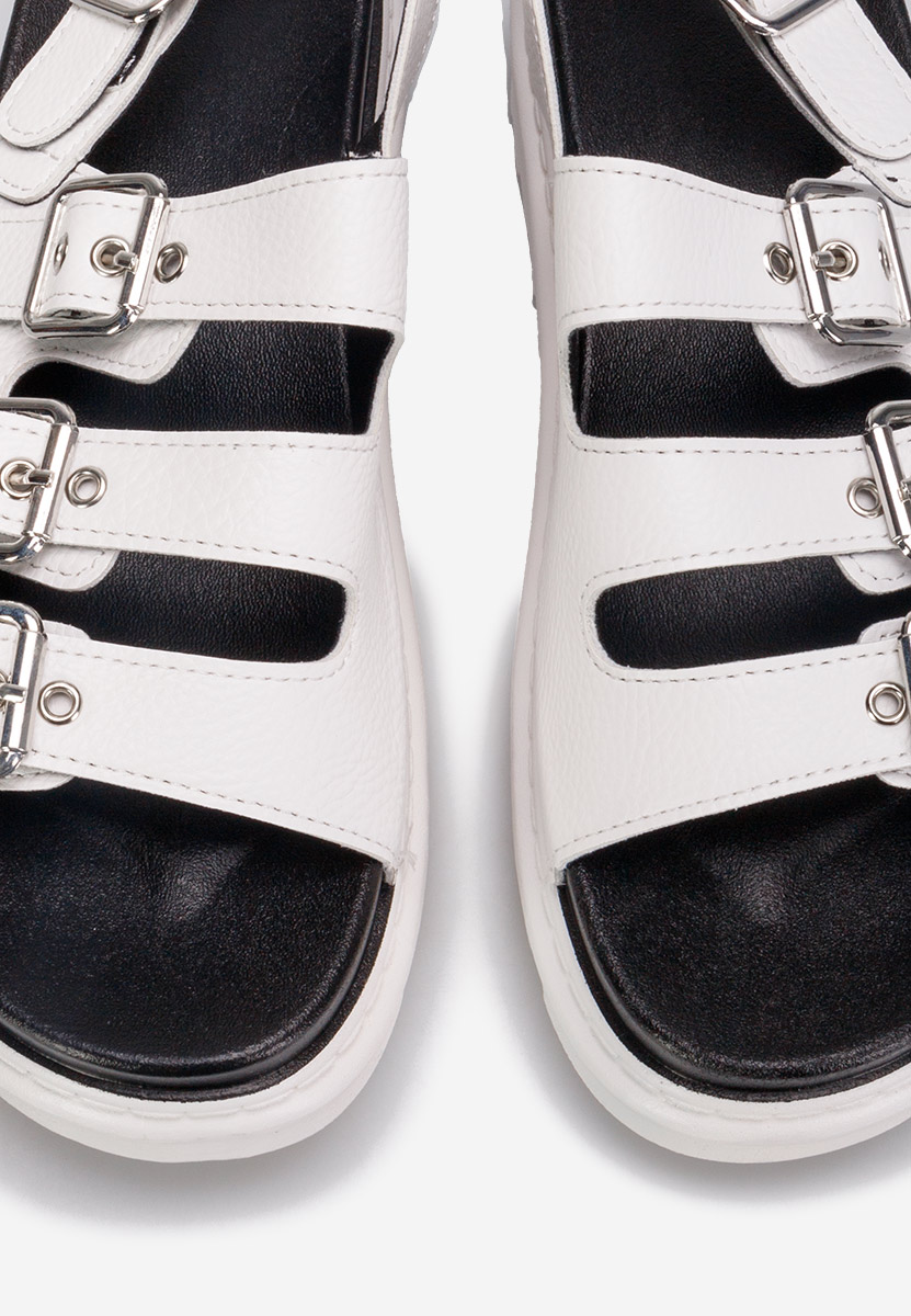 Bílé sandály na platformě Edena