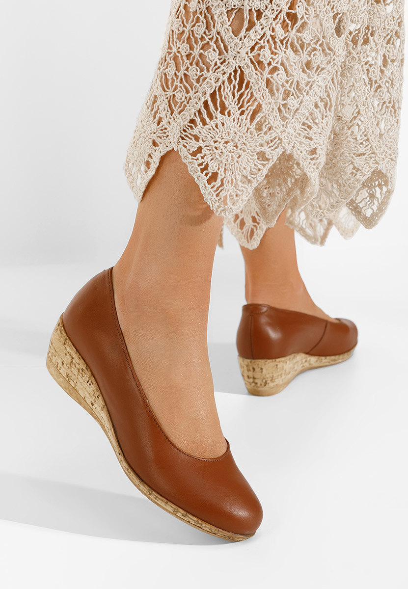 Hnedé lodičky na klínku Sonia V3