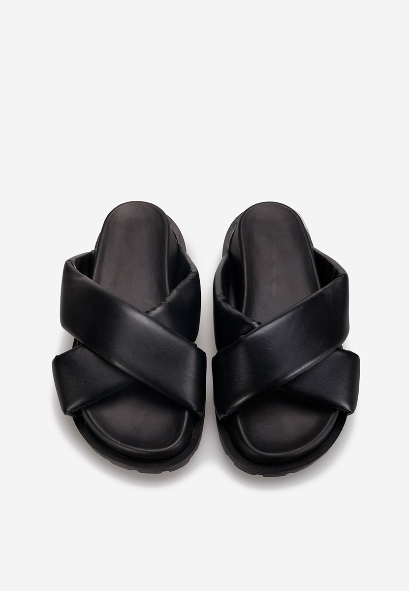 Černé pantofle na platformě Ariola