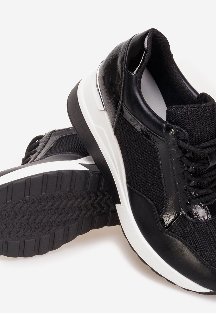 Černé dámské tenisky na klínku Venista