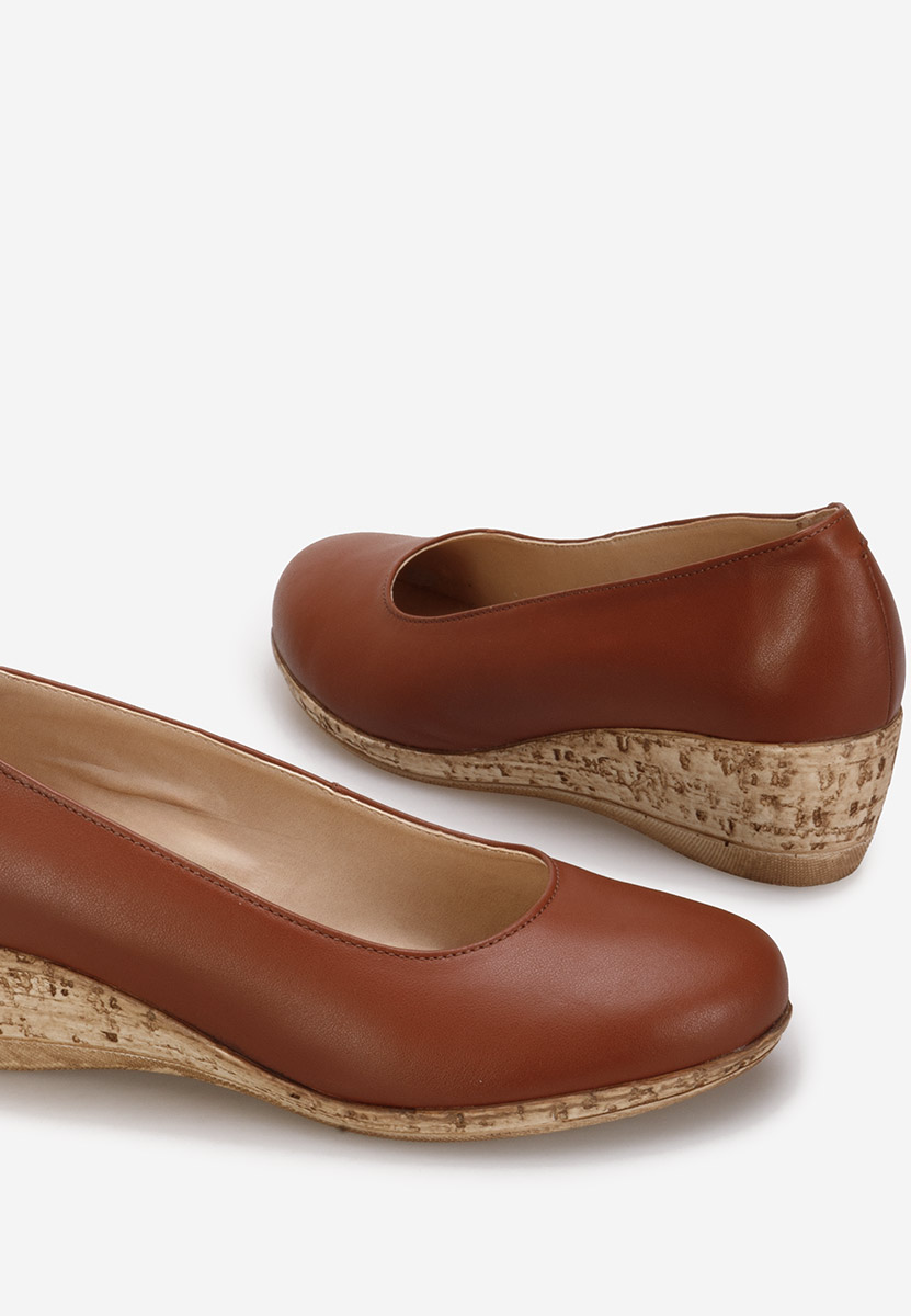 Hnedé lodičky na klínku Sonia V3