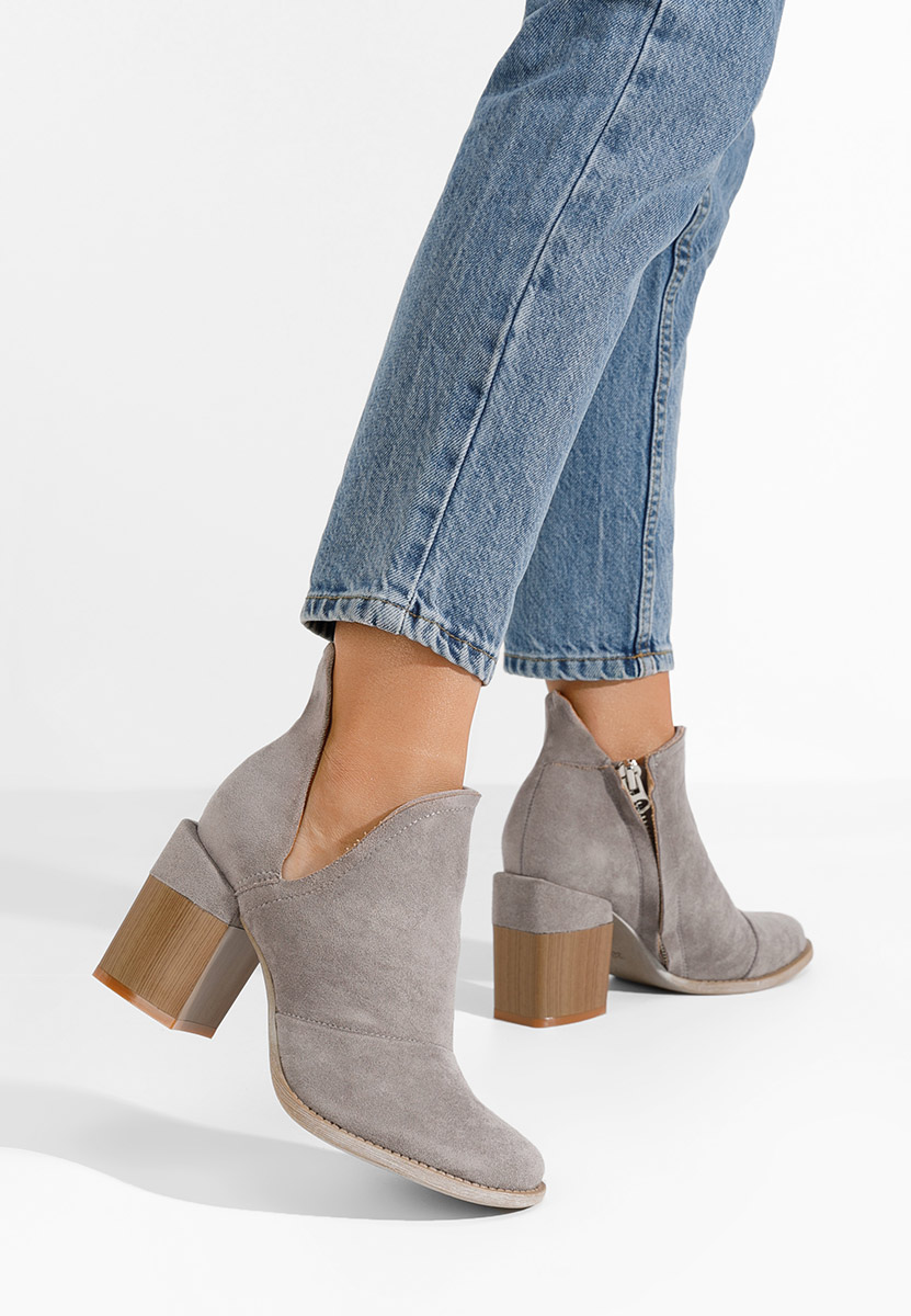 Šedé kotníkové boty na podpatku Odeisa