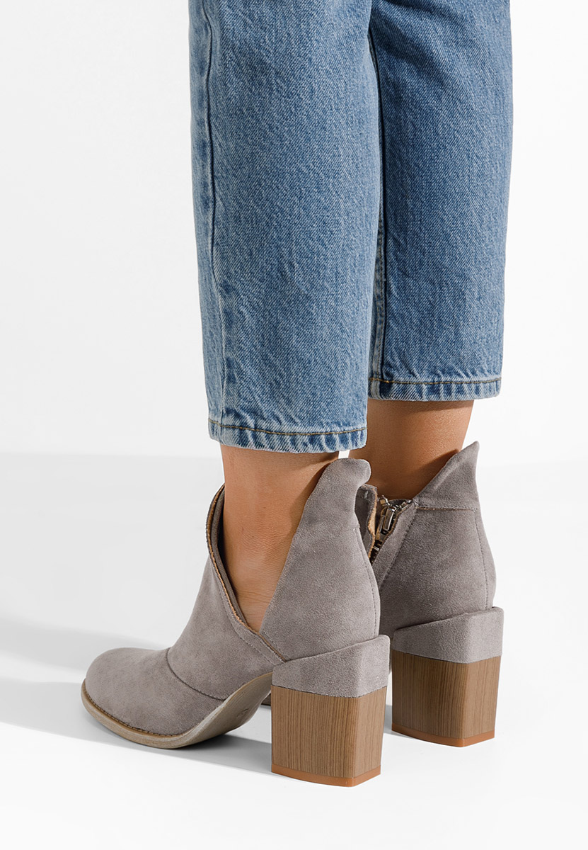 Šedé kotníkové boty na podpatku Odeisa