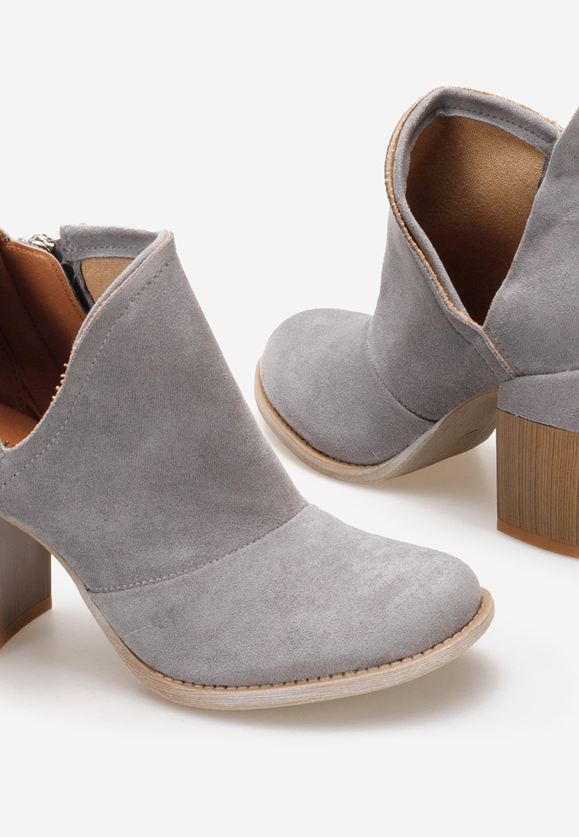 Šedé kotníkové boty na podpatku Odeisa