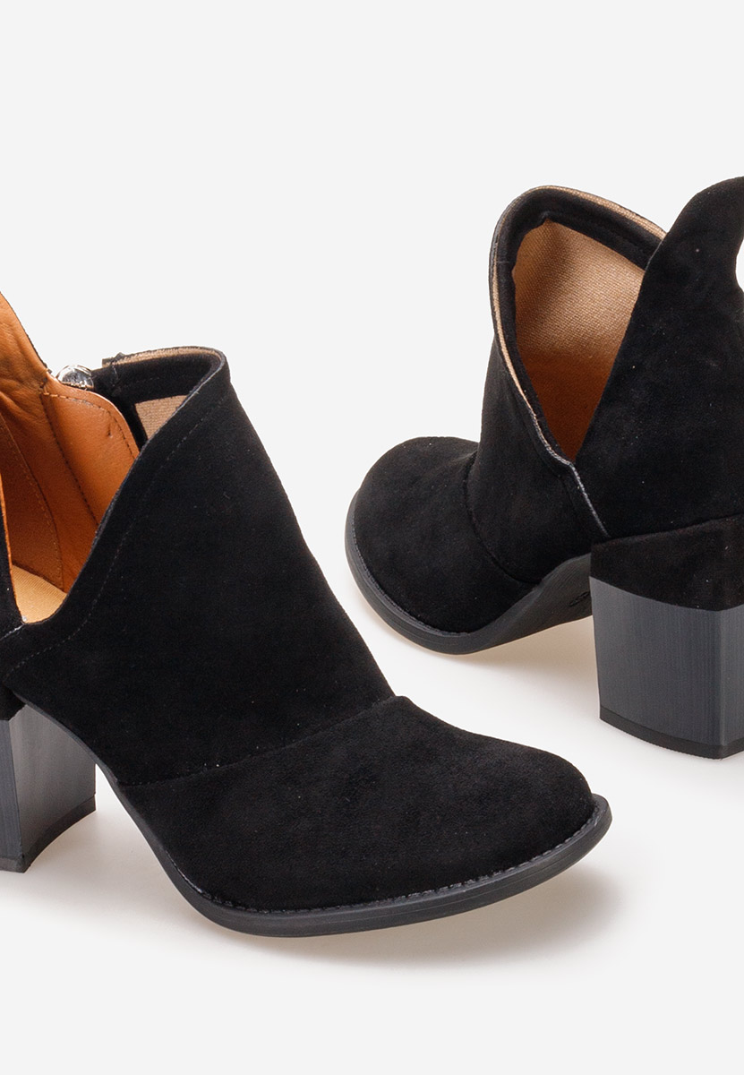 Černé kotníkové boty na podpatku Odeisa V3