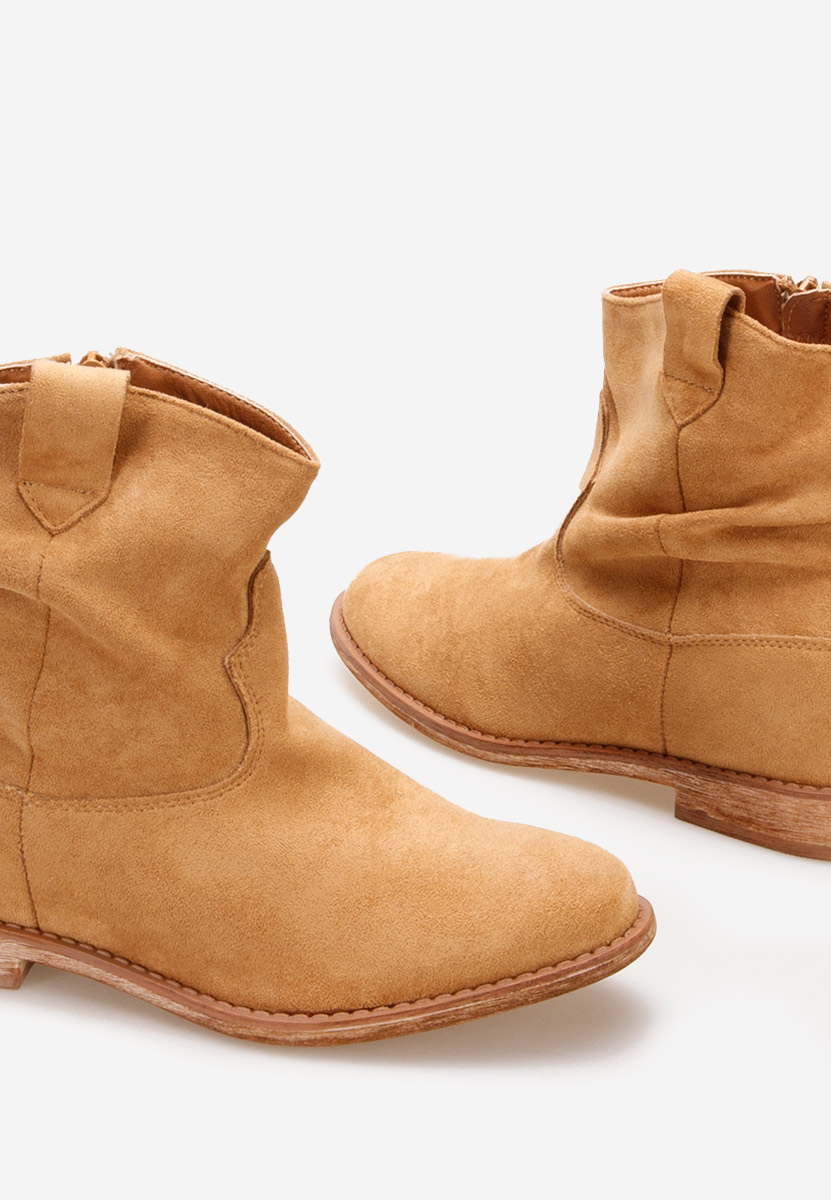 Camel kotníkové boty na klínku Medova