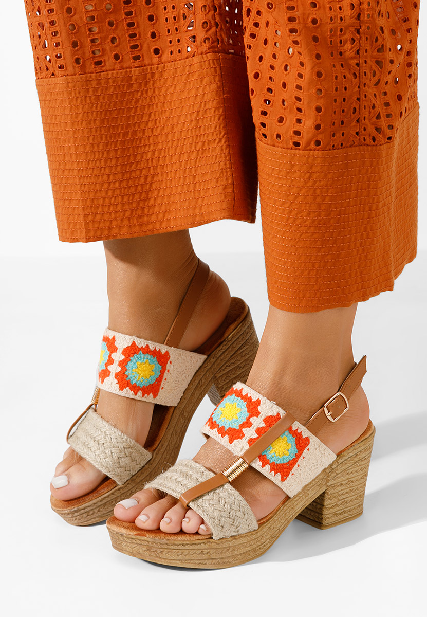 Béžové sandály na podpatku Zeina V3