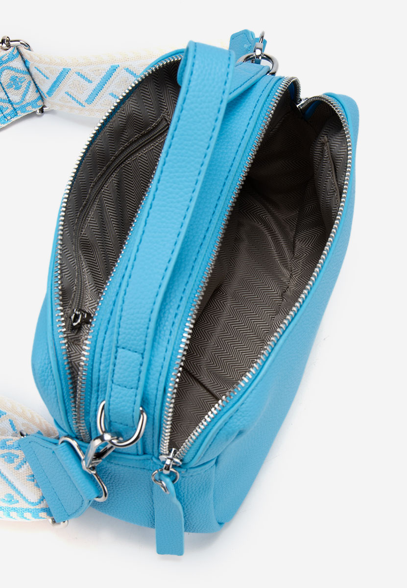 Modrá přes rameno Ryanna