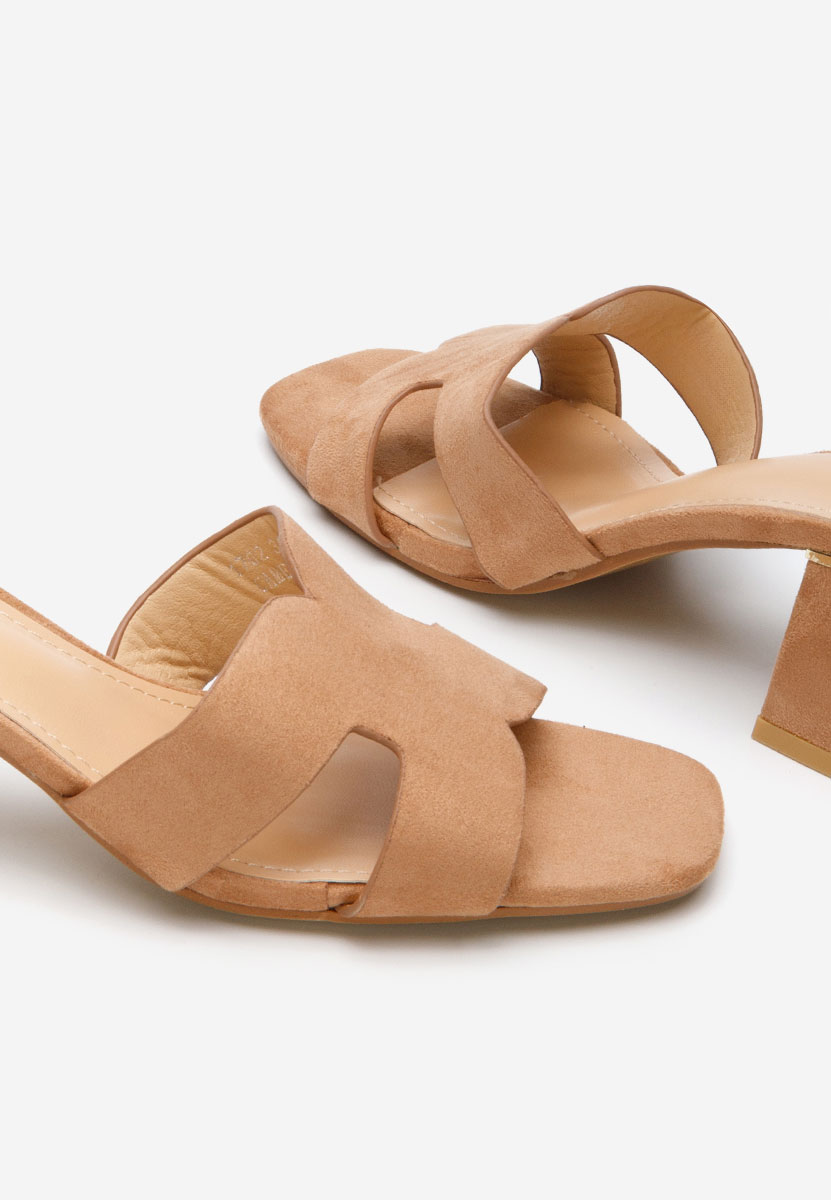 Camelové pantofle na podpatku Velmia