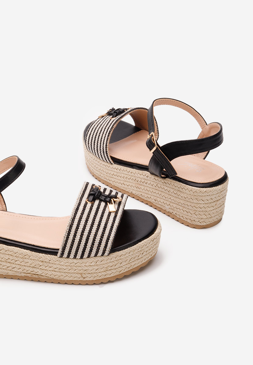 Černé sandály na platformě Denika