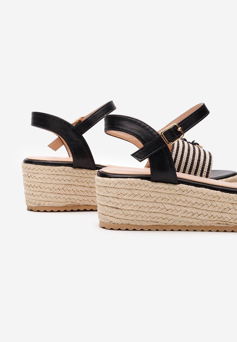 Černé sandály na platformě Denika