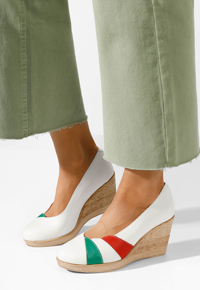 Bílé lodičky na klínku Iryela