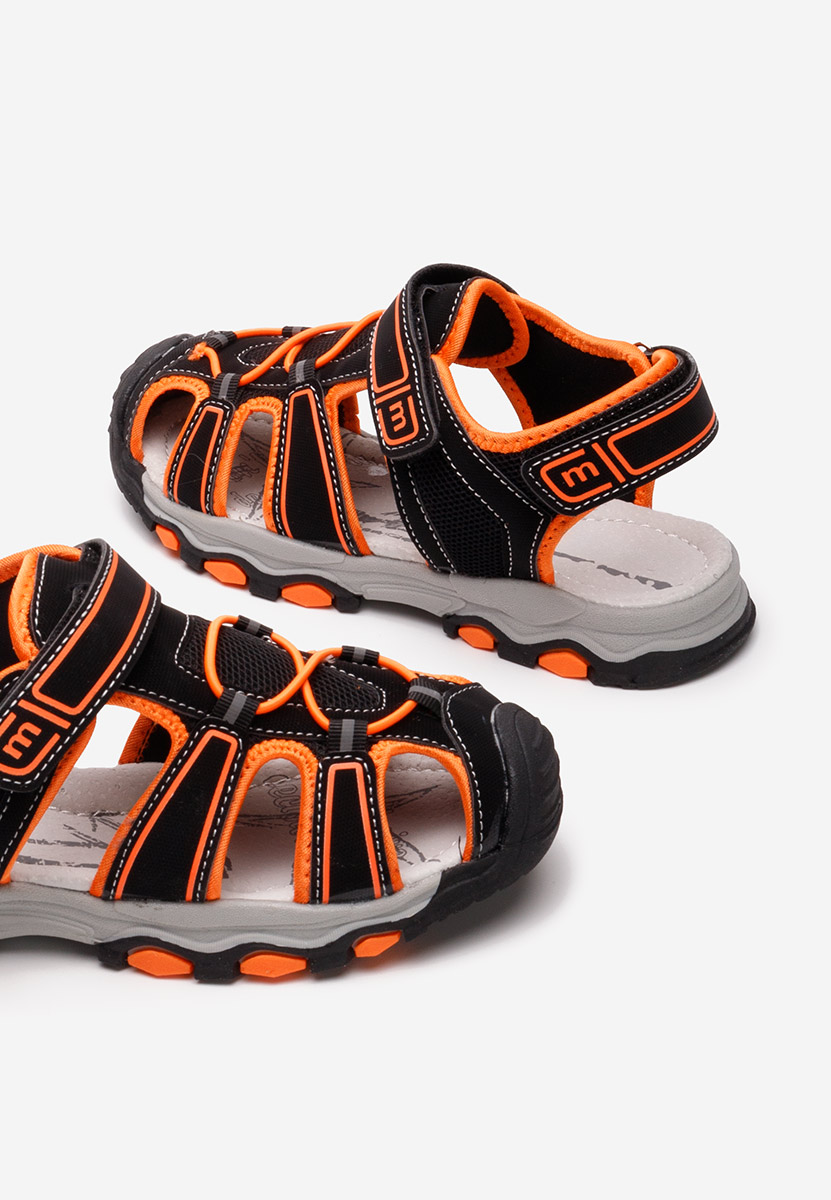 Černé chlapčenské sandály Derick