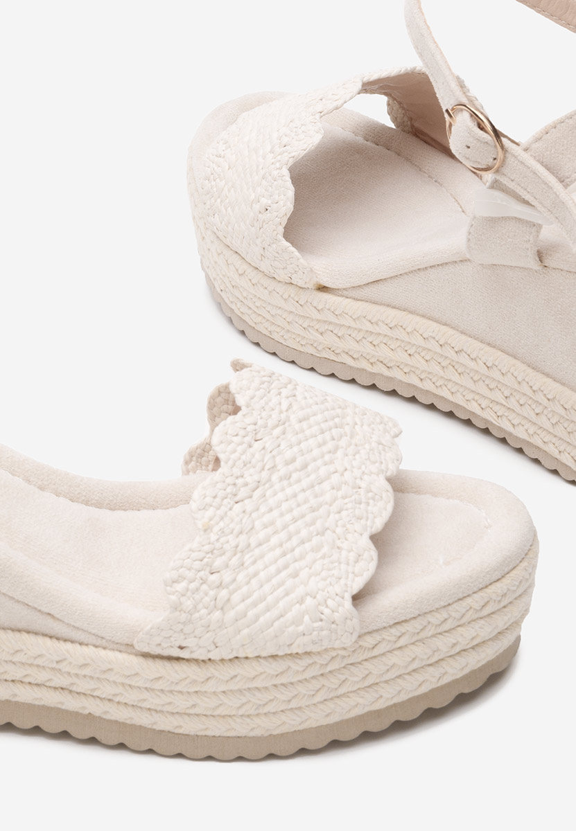 Bílé sandály na klínku Miliana