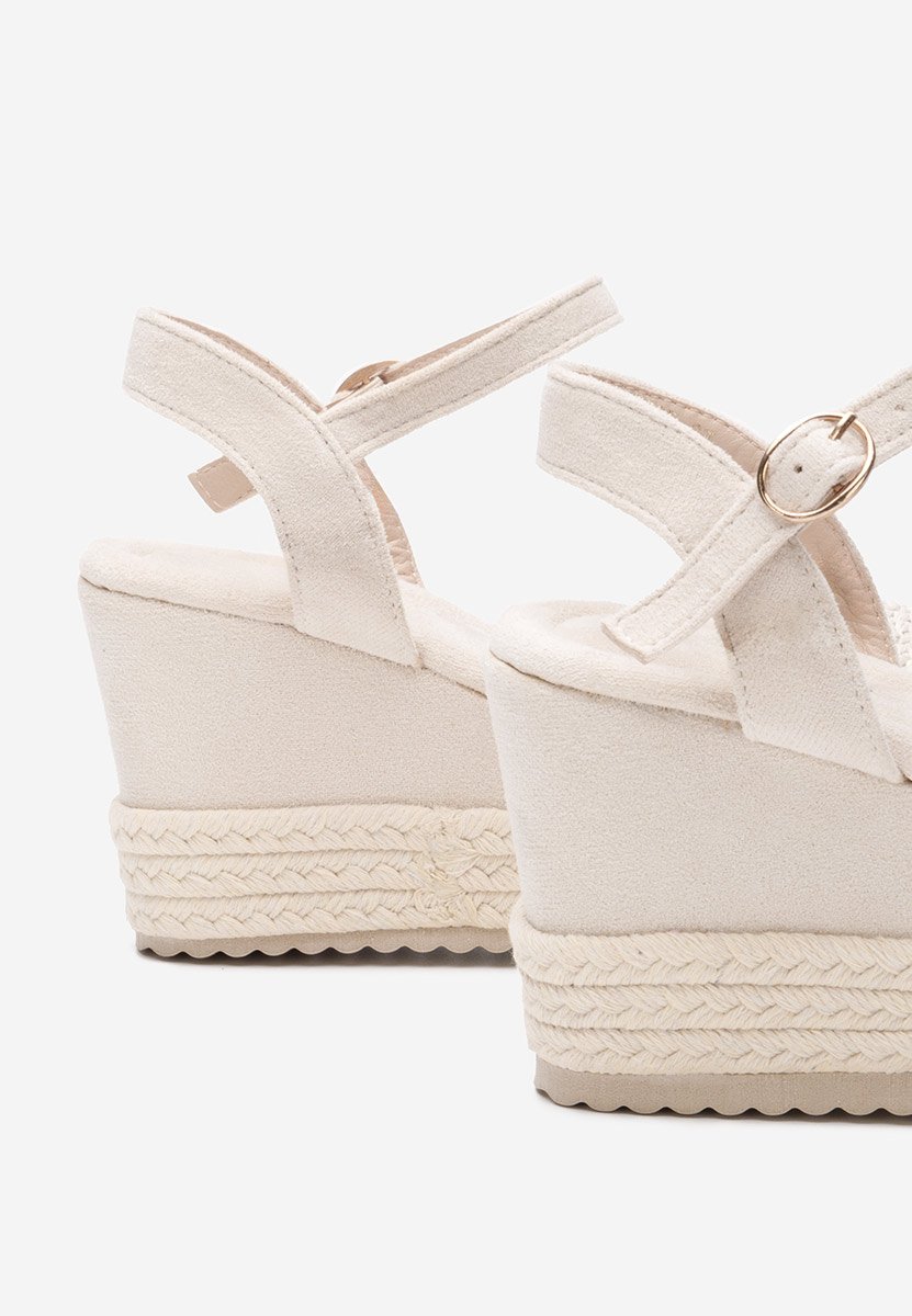 Bílé sandály na klínku Miliana