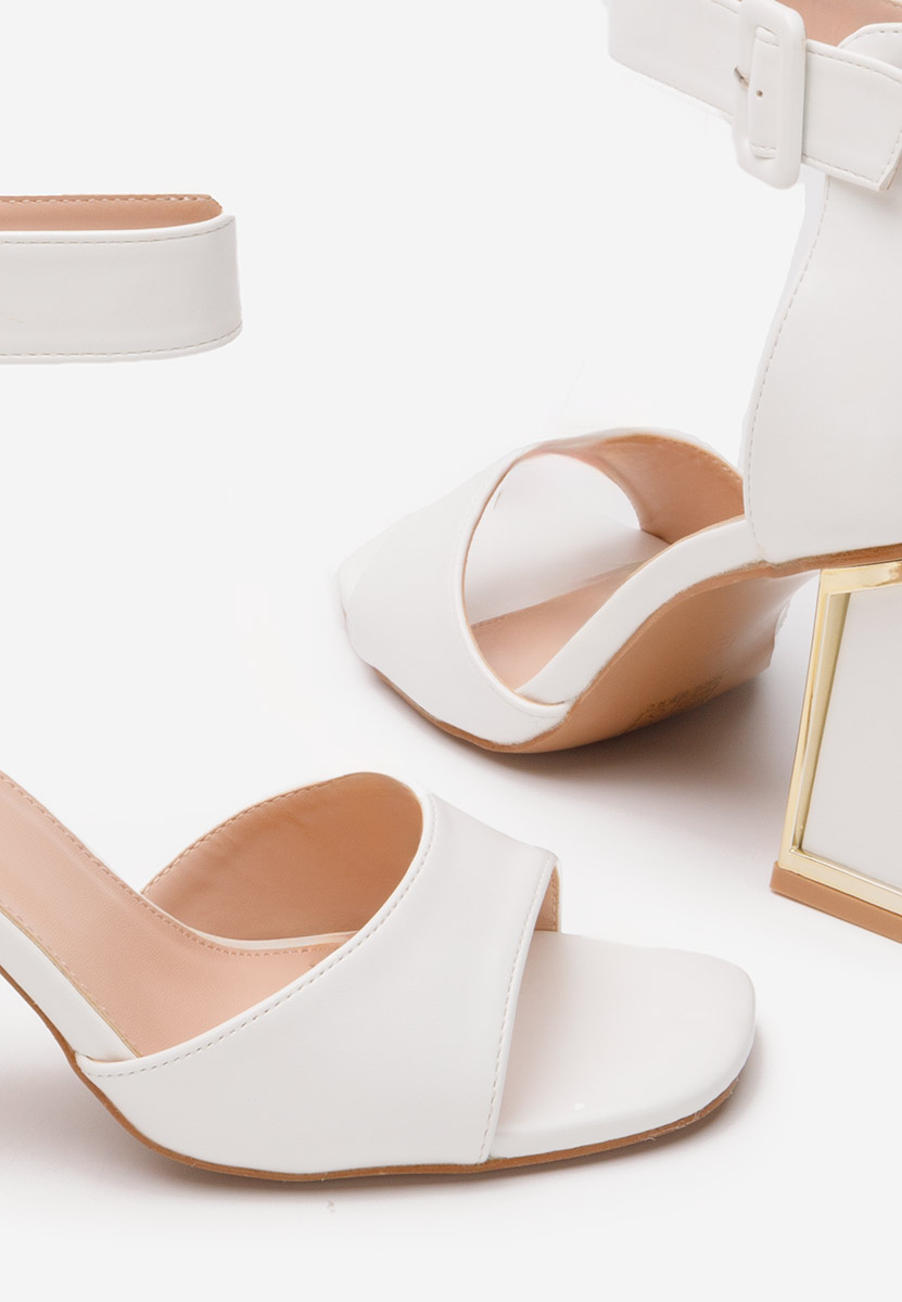 Bílé dámské elegantní sandály Trisa