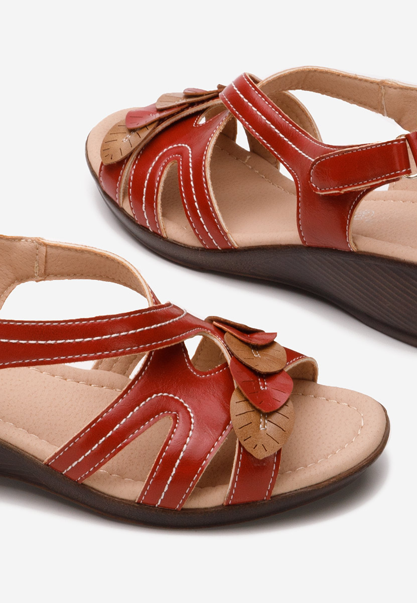 Červené sandály na klínku Meliana