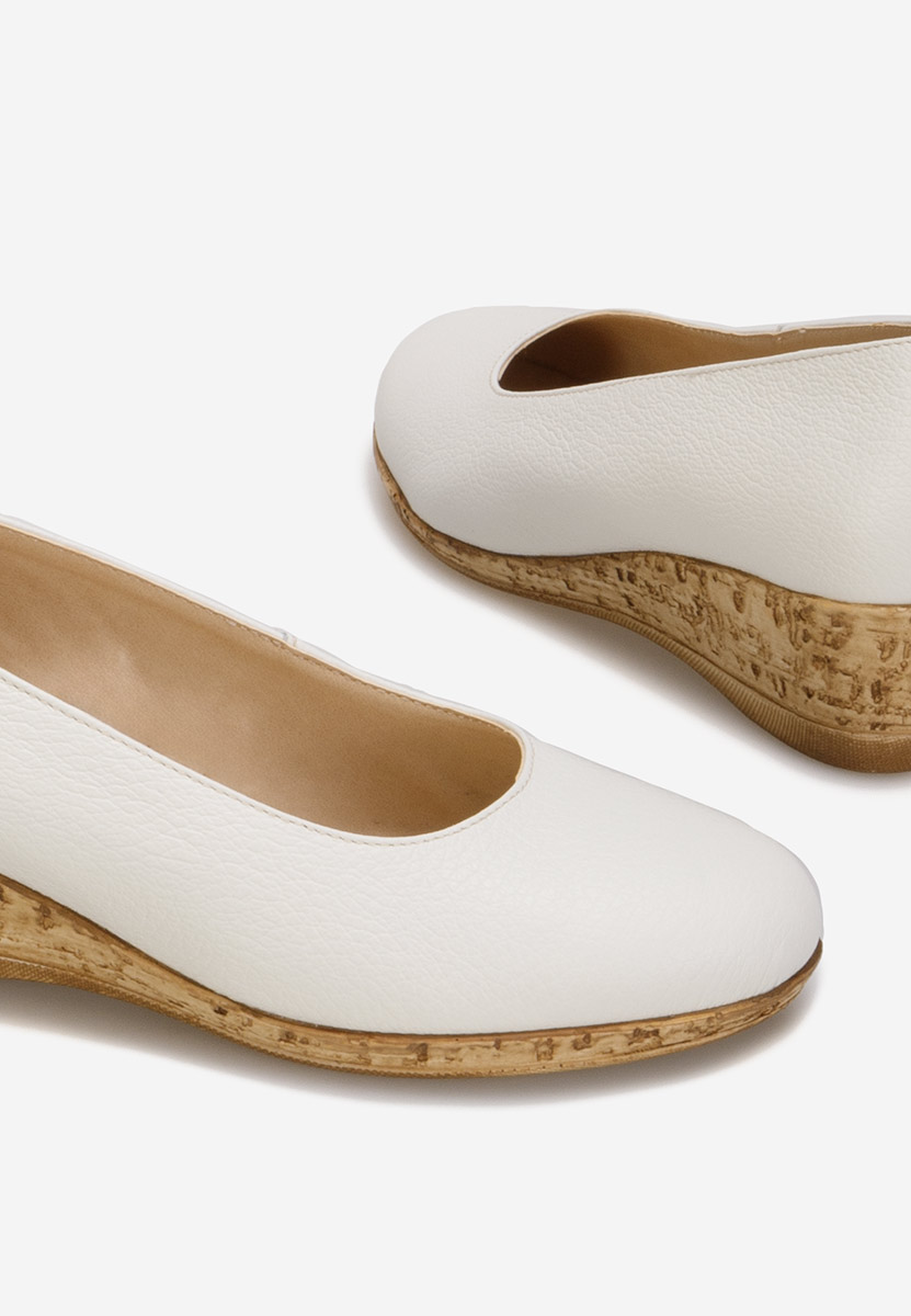 Bílé lodičky na klínku Sonia V3