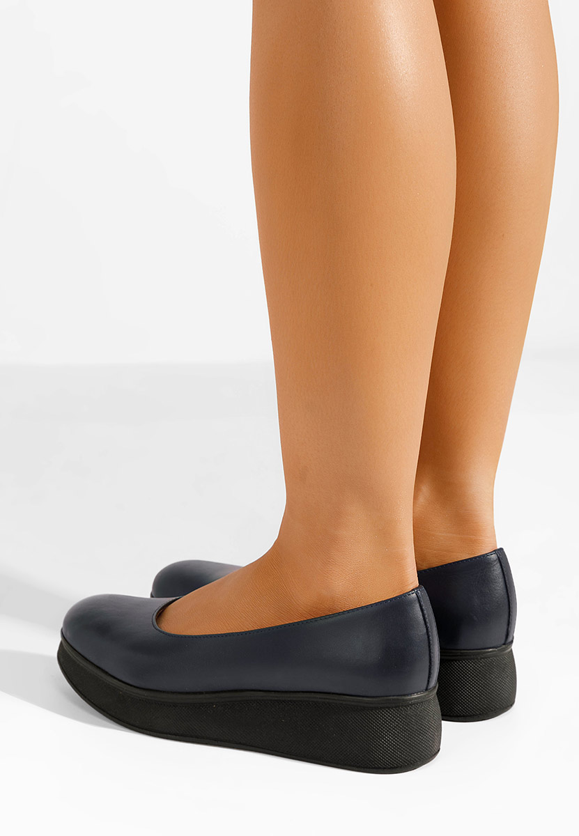 Tmavě modré lodičky na platformě Cantoria