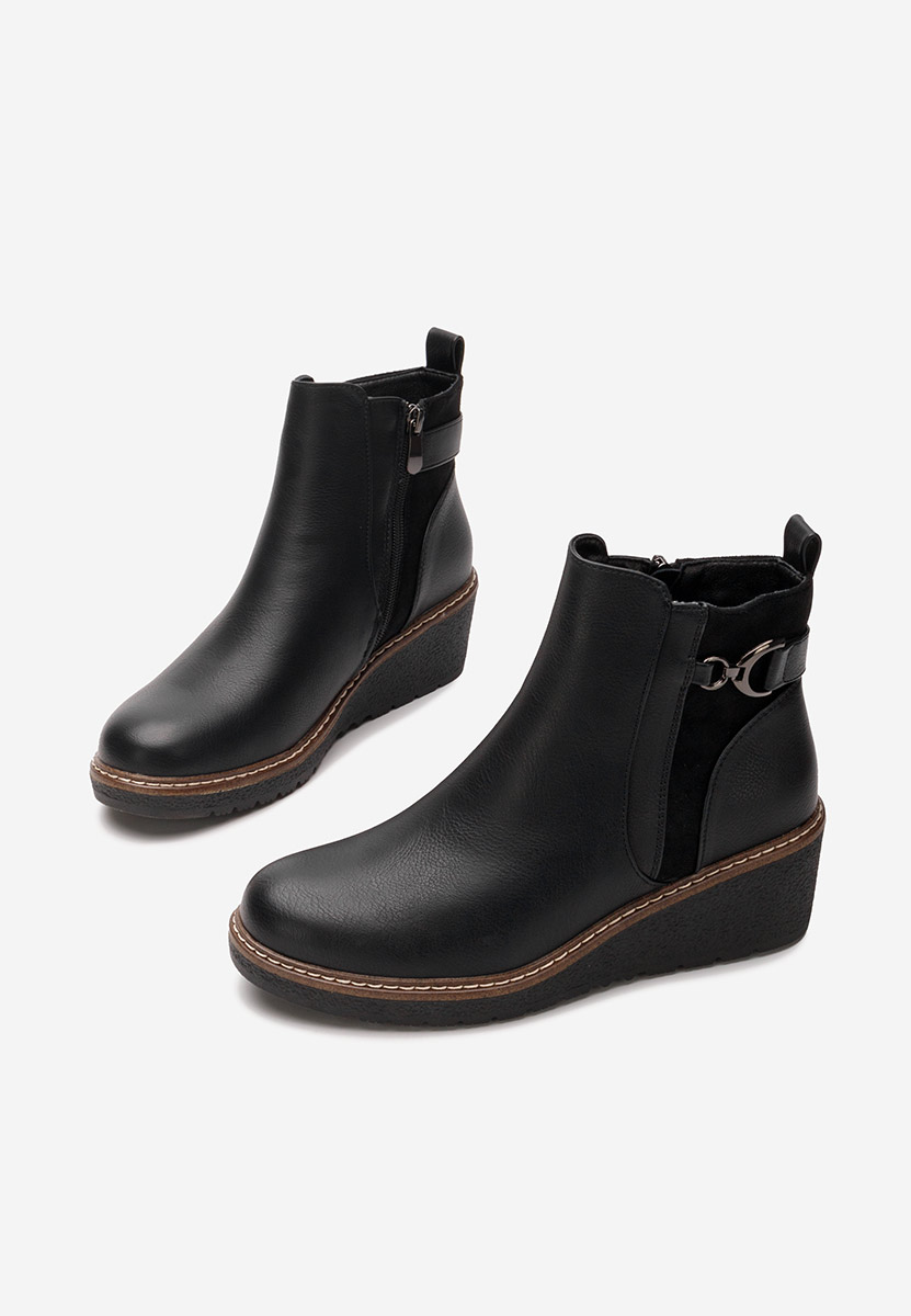 Černé kotníkové boty na klínku Magen