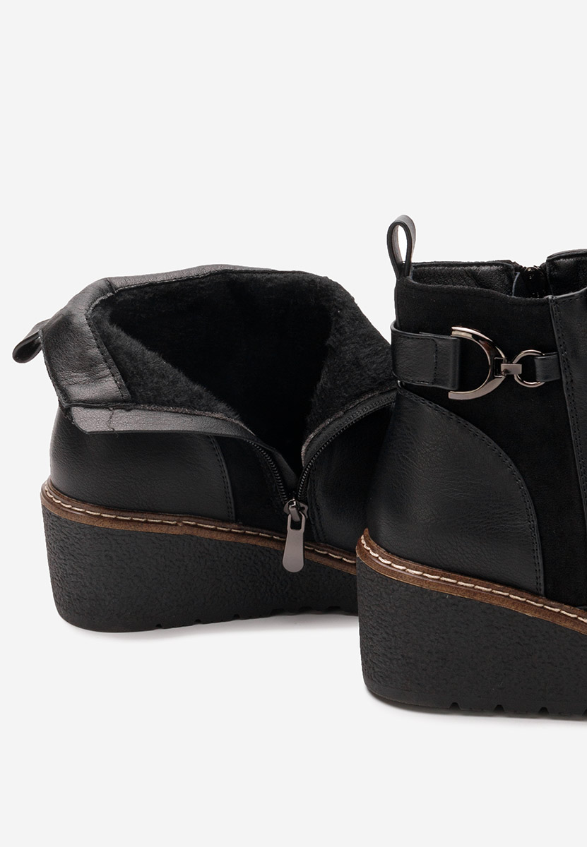 Černé kotníkové boty na klínku Magen