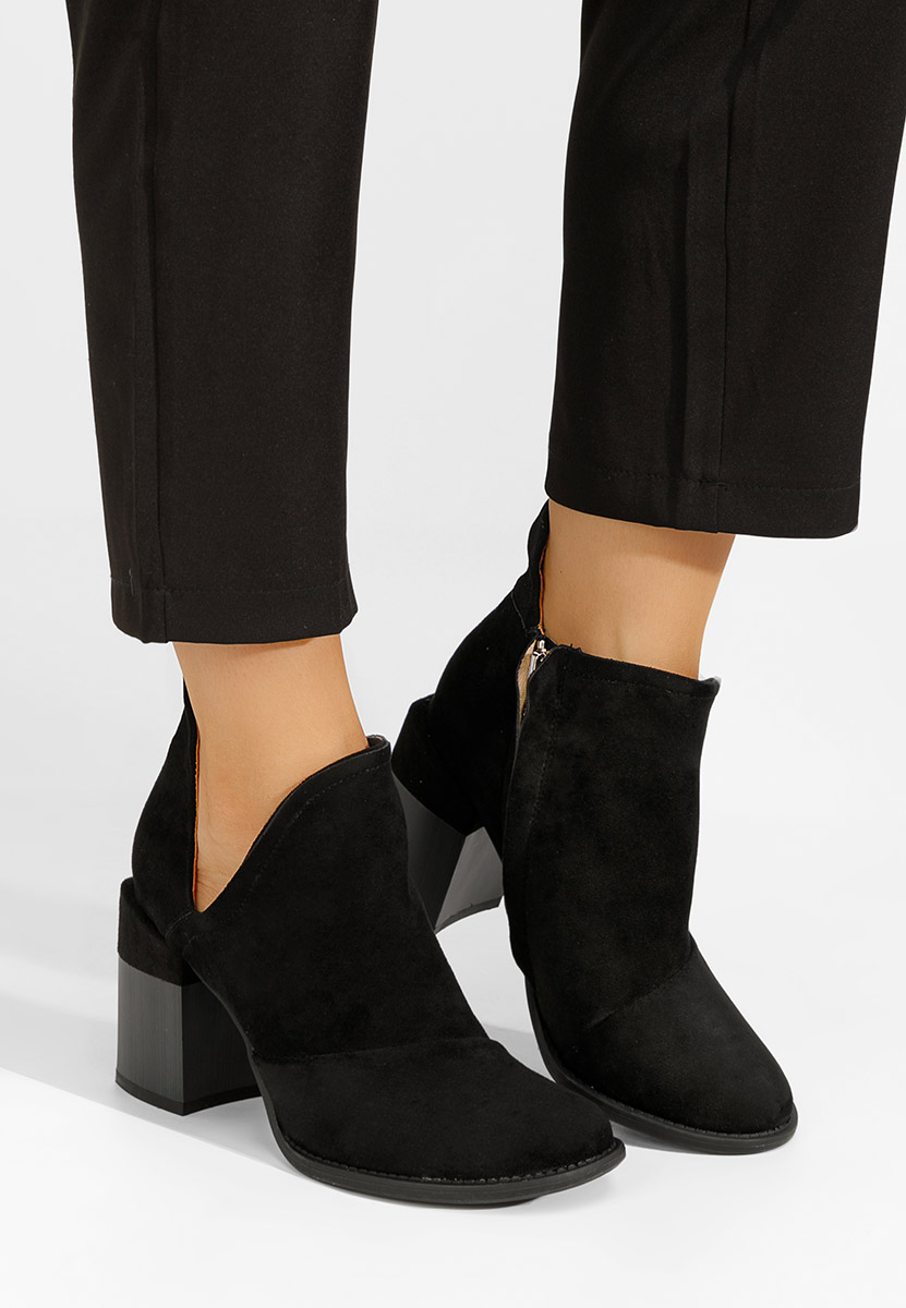 Černé kotníkové boty na podpatku Odeisa V3