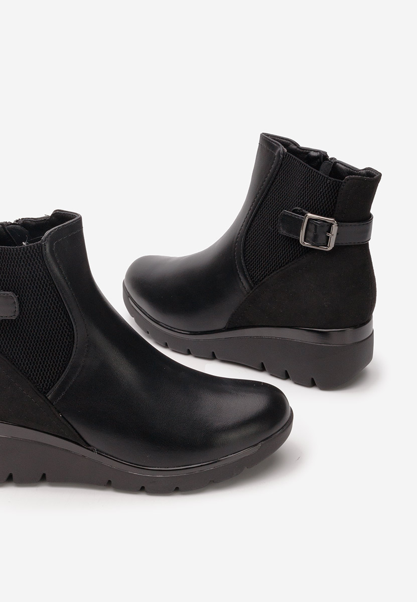 Černé členkové čižmy na platforme Ritama