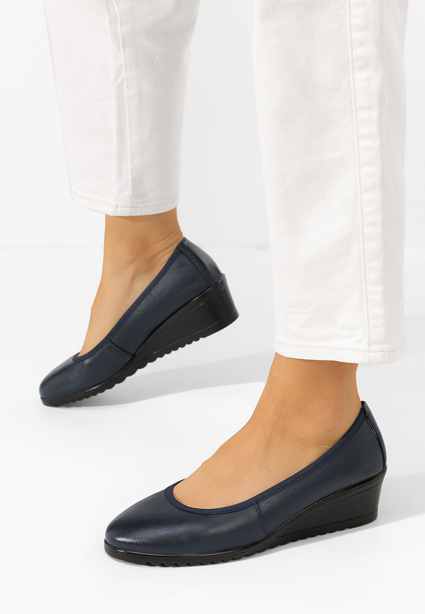 Tmavě modré lodičky na klínku Josmia