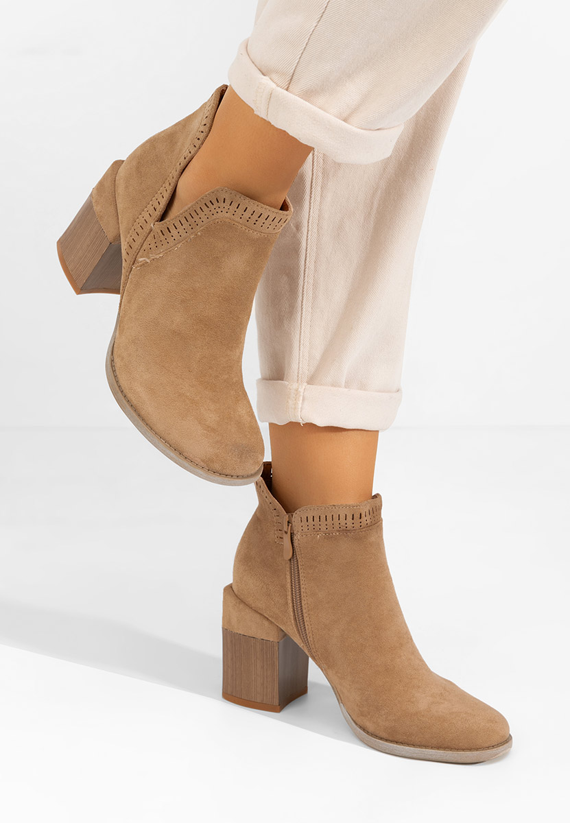 Khaki kotníkové boty na podpatku Traicy