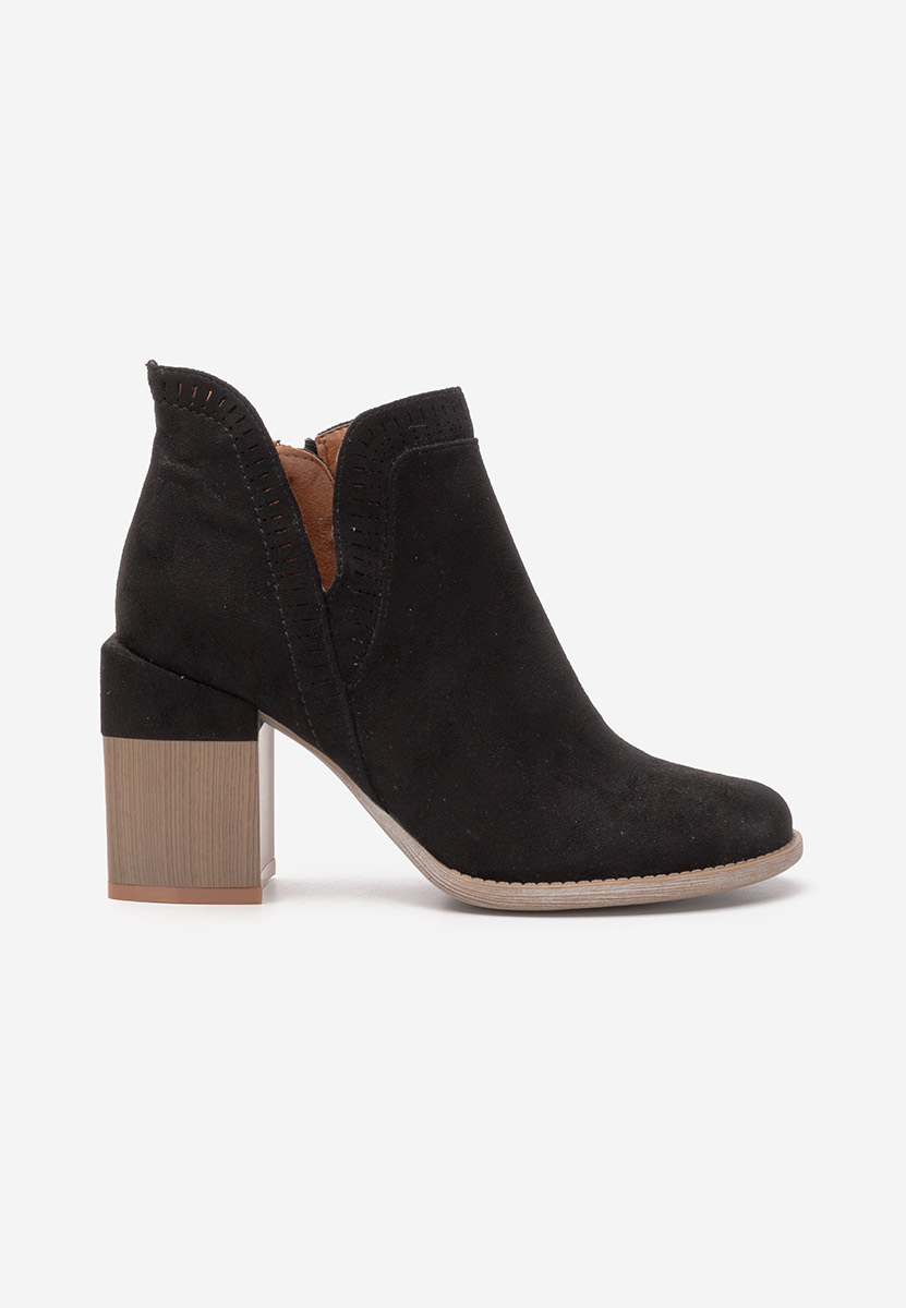Černé kotníkové boty na podpatku Traicy