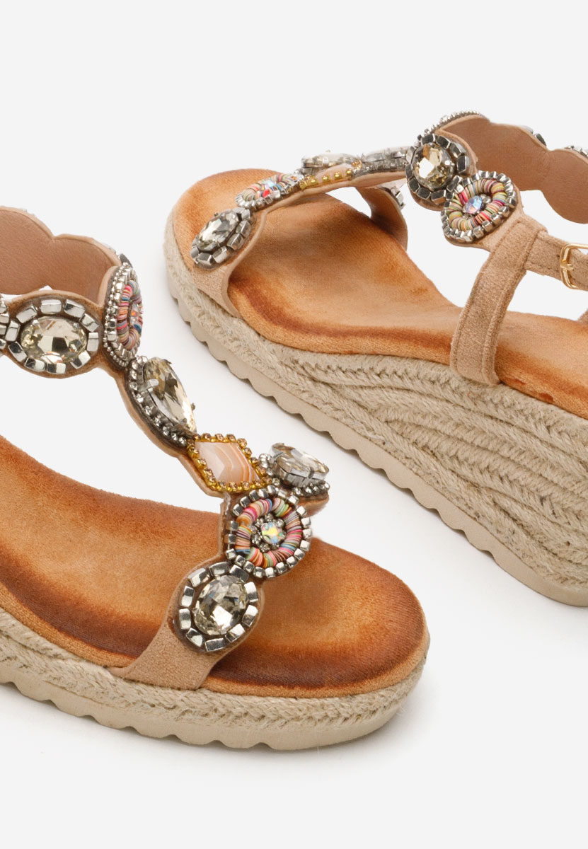 Béžové sandály na klínku Jacquelynn Béžové sandály na klínku Jacquelynn